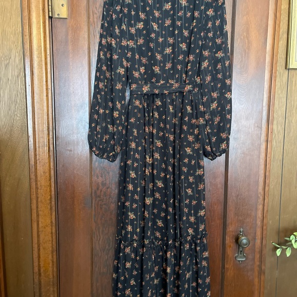 Women’s Long Sleeve Maxi Dress - Black with Red Roses Metallic Threading - M - Picture 5 of 5